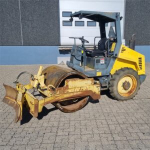 Zemný valec Bomag BW 124 s radlicou - 4,5t