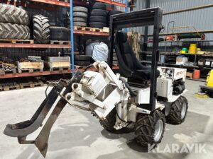 Vibračný pluh na kladenie káblov a vedení pod zem - max 50cm